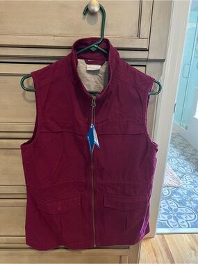 Women's Zip-Front Burgundy Vest - Sleeveless Lightweight Layer. Columbia (NWT)